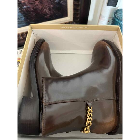 MICHAEL Michael Kors Women's Carlisle Burnished Leather Ankle Boot, Size 7. NIB - Picture 5 of 7